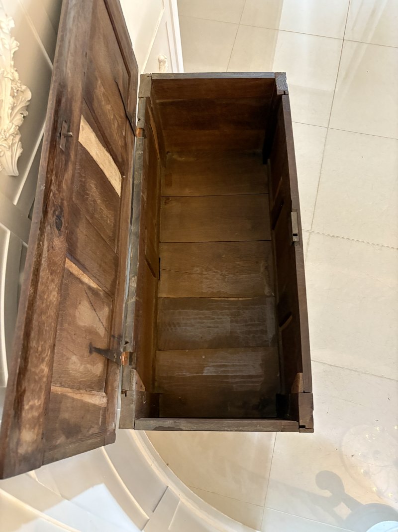 Antique 17th Century Quality Oak Mule Chest - Image 12